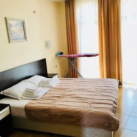 Apartment Paradise Dreams